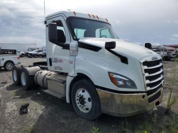  Salvage Freightliner Cascadia 1