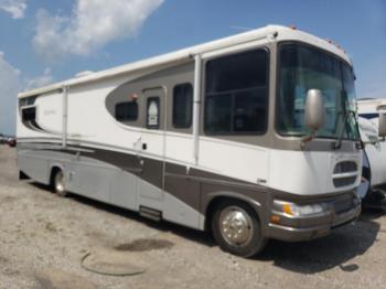  Salvage Workhorse Custom Cha Motorhome