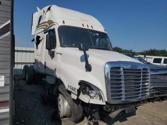  Salvage Freightliner Cascadia 1