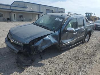  Salvage Chevrolet Avalanche