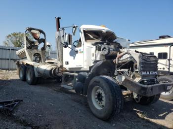  Salvage Mack 700 Cv700