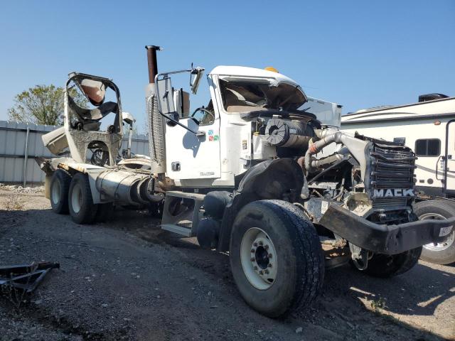  Salvage Mack 700 Cv700