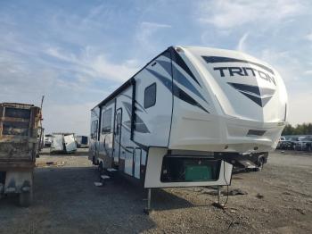  Salvage Keystone 5th Wheel