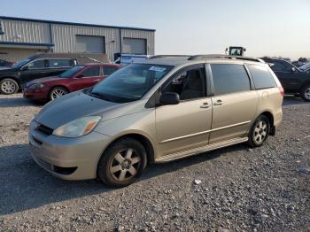  Salvage Toyota Sienna