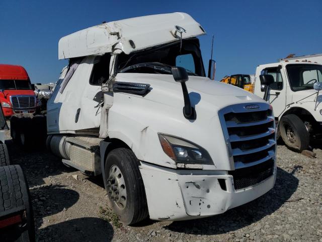  Salvage Freightliner Cascadia 1