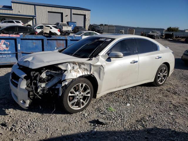  Salvage Nissan Maxima