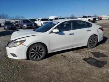  Salvage Nissan Altima