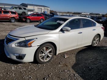  Salvage Nissan Altima