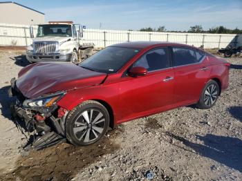  Salvage Nissan Altima