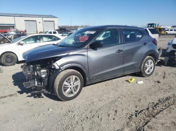  Salvage Nissan Kicks