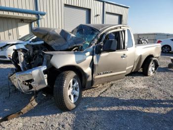  Salvage Nissan Titan