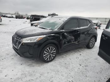  Salvage Nissan Kicks