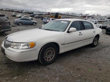  Salvage Lincoln Towncar