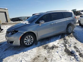  Salvage Chrysler Pacifica