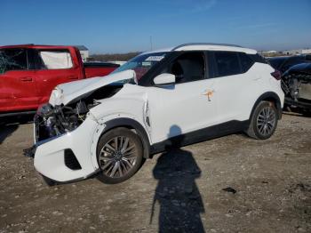  Salvage Nissan Kicks