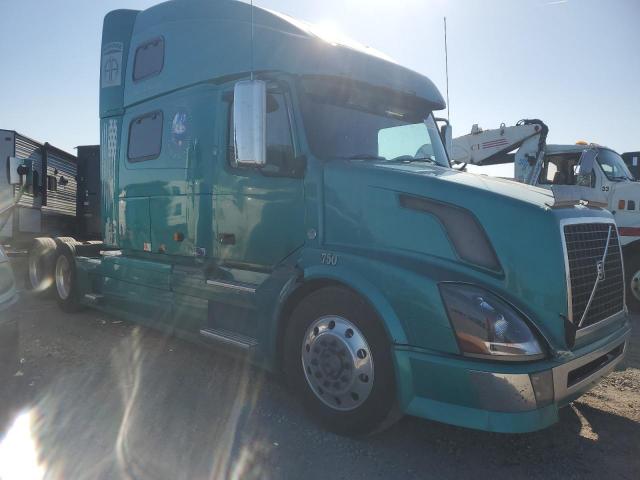  Salvage Volvo Vnl