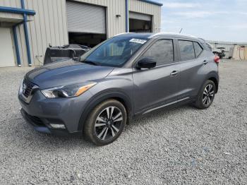  Salvage Nissan Kicks