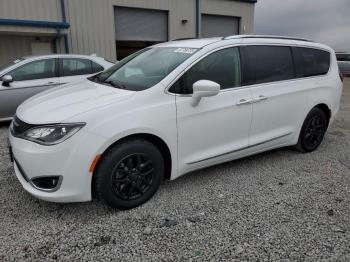  Salvage Chrysler Pacifica