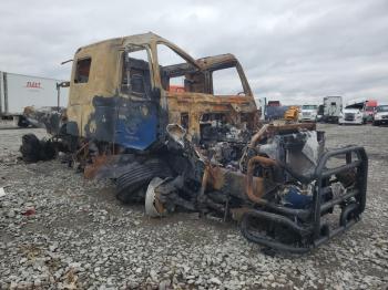  Salvage Volvo Vn