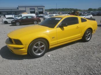  Salvage Ford Mustang