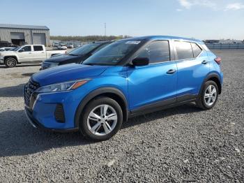  Salvage Nissan Kicks