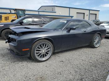  Salvage Dodge Challenger
