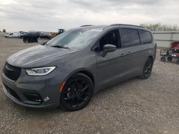  Salvage Chrysler Pacifica