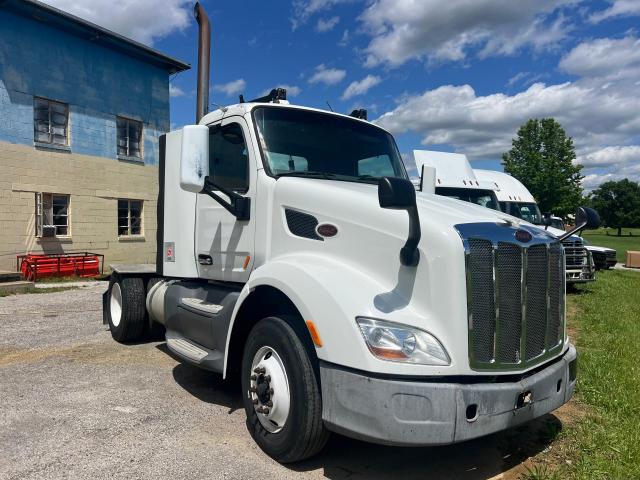  Salvage Peterbilt 579