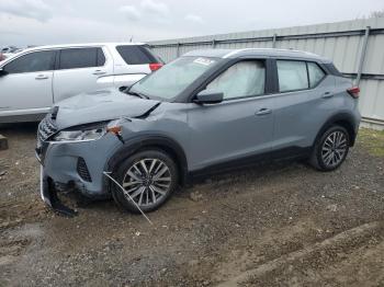  Salvage Nissan Kicks