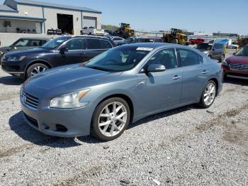 Salvage Nissan Maxima