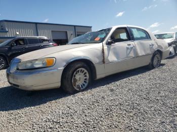  Salvage Lincoln Towncar