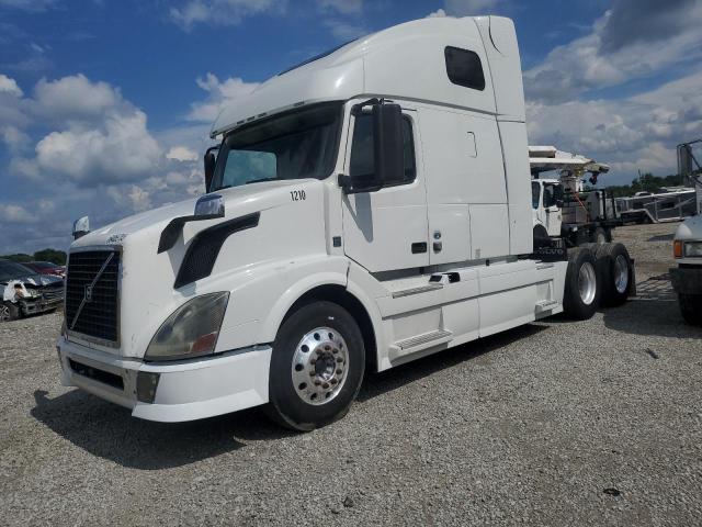  Salvage Volvo Vn