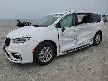  Salvage Chrysler Pacifica