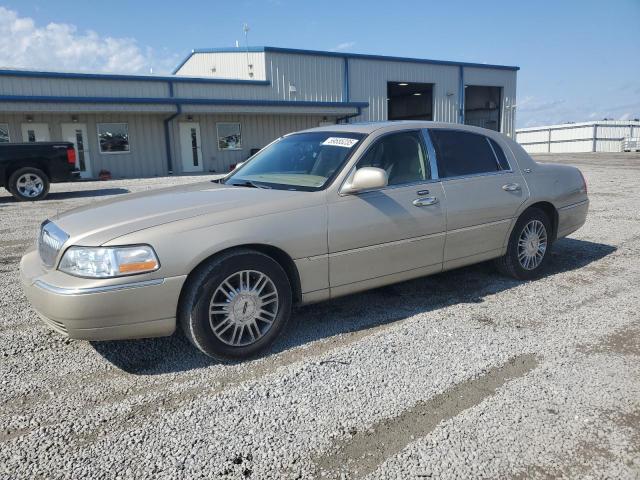  Salvage Lincoln Towncar