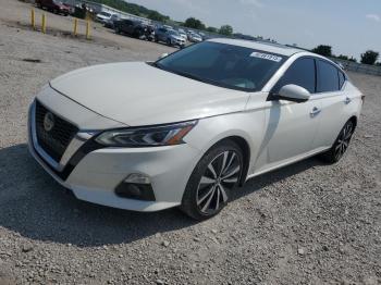  Salvage Nissan Altima