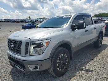  Salvage Nissan Titan