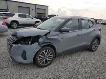  Salvage Nissan Kicks