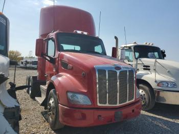  Salvage Peterbilt 579