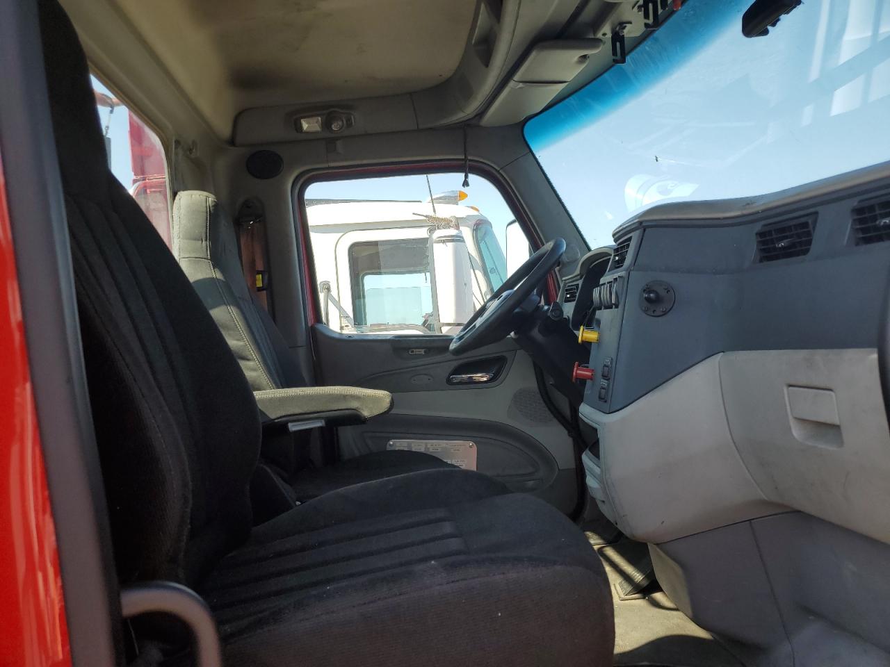 Peterbilt 579 Image 7