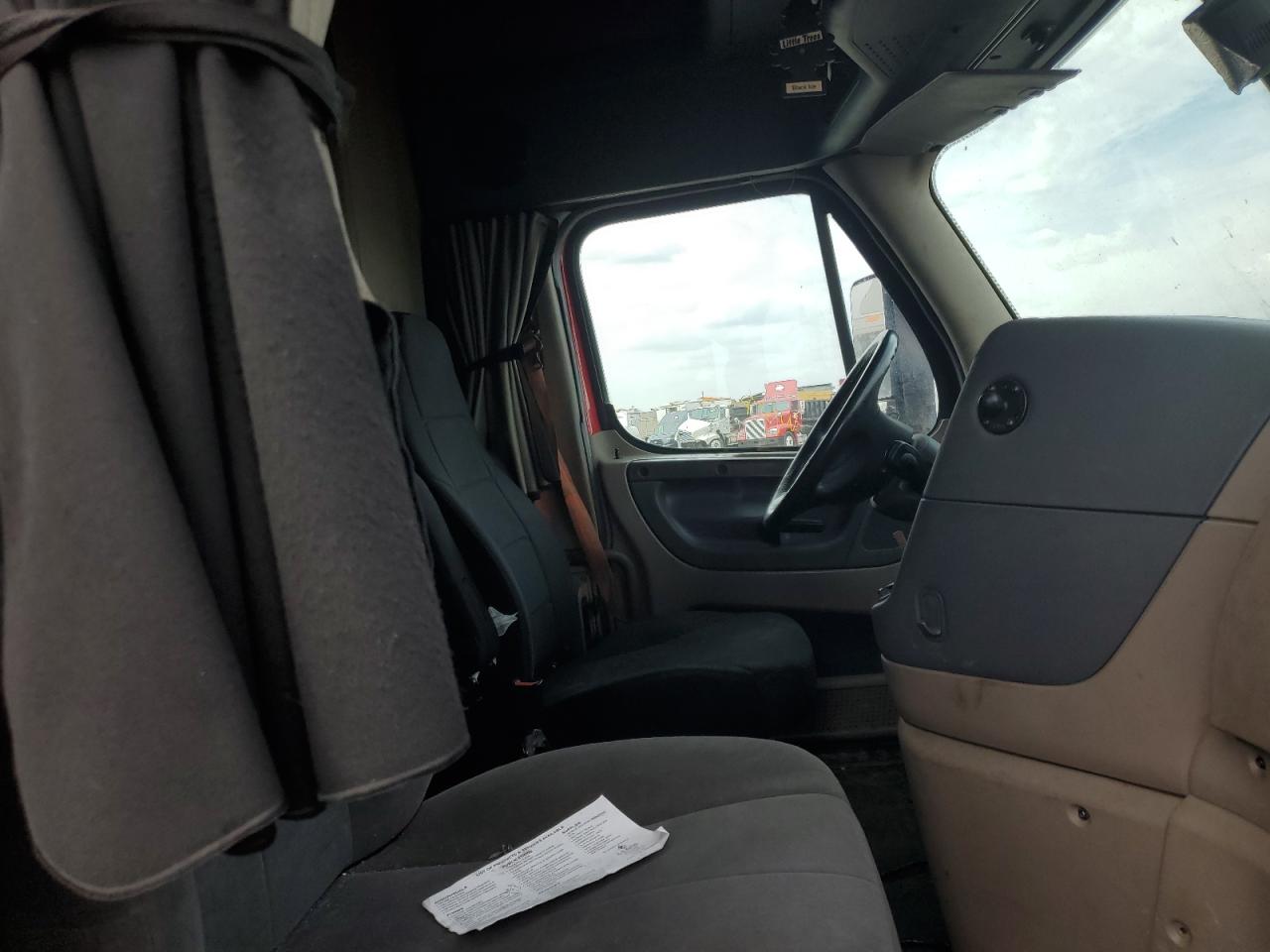 Freightliner Cascadia 1 Image 7