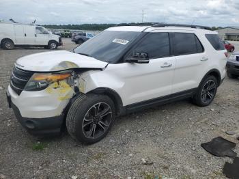  Salvage Ford Explorer