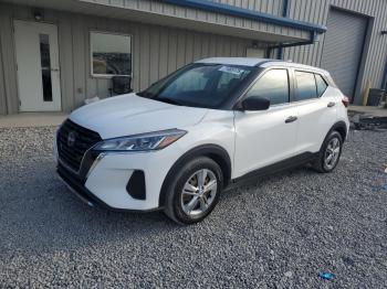  Salvage Nissan Kicks