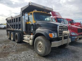  Salvage Mack 700 Cv700