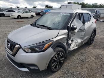  Salvage Nissan Kicks