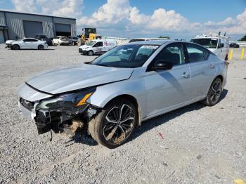  Salvage Nissan Altima