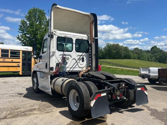 Freightliner Cascadia 1 Image 2