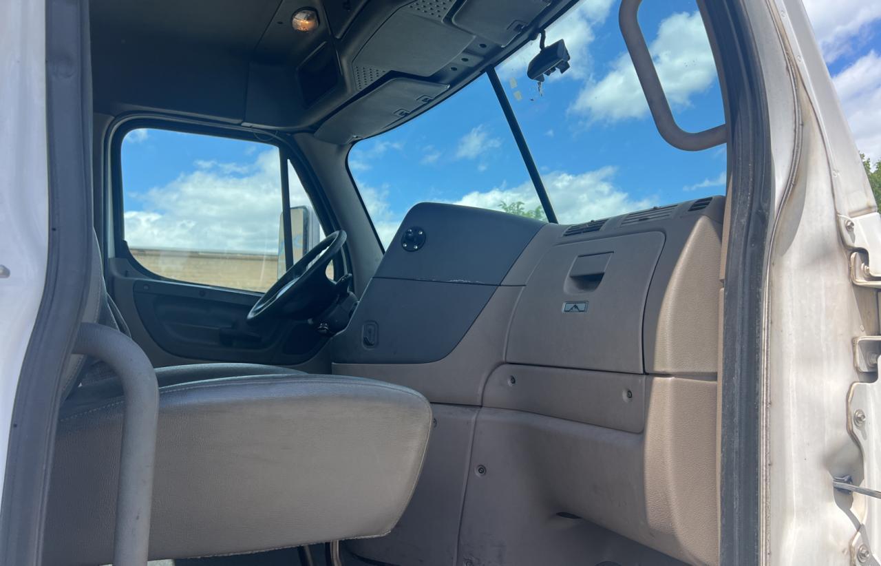 Freightliner Cascadia 1 Image 4