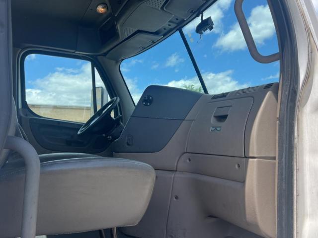 Freightliner Cascadia 1 Image 4