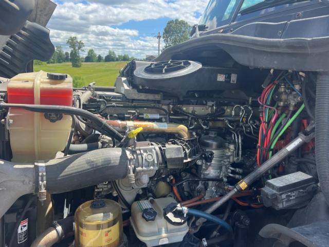 Freightliner Cascadia 1 Image 8