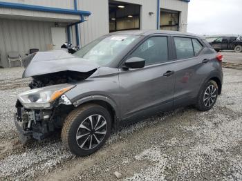  Salvage Nissan Kicks